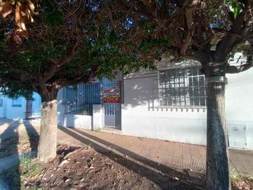 Casa PH en venta en Bernal Centro