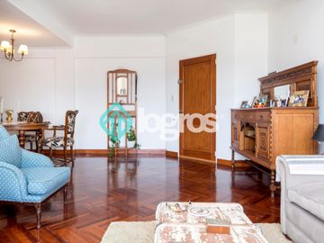 Departamento en venta de 3 dormitorios con cochera en Macrocentro