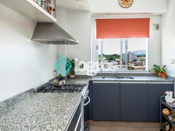 Departamento en venta de 3 dormitorios con cochera en Macrocentro