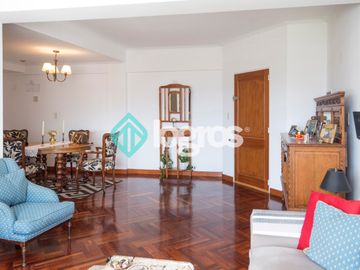 Departamento en venta de 3 dormitorios con cochera en Macrocentro