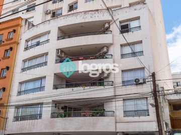 Departamento en venta de 3 dormitorios con cochera en Macrocentro
