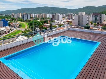Departamento en venta de 3 dormitorios con cochera en Macrocentro
