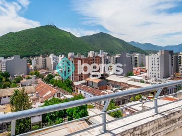 Departamento en venta de 3 dormitorios con cochera en Macrocentro