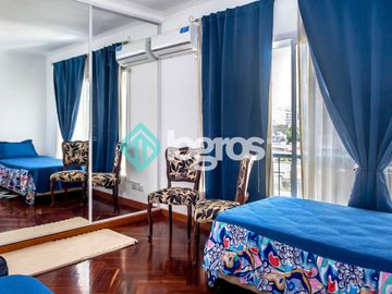 Departamento en venta de 3 dormitorios con cochera en Macrocentro