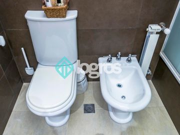 Departamento en venta de 3 dormitorios con cochera en Macrocentro