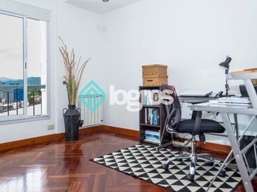Departamento en venta de 3 dormitorios con cochera en Macrocentro