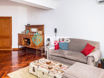 Departamento en venta de 3 dormitorios con cochera en Macrocentro