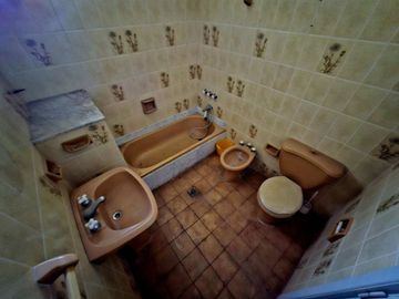 CASA 5 AMBIENTES VENTA LOMAS DE ZAMORA LOTE 17x47