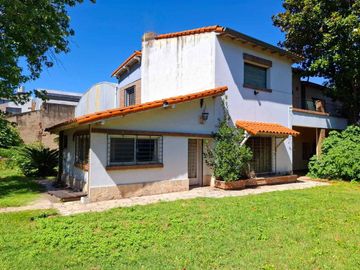 CASA 5 AMBIENTES VENTA LOMAS DE ZAMORA LOTE 17x47