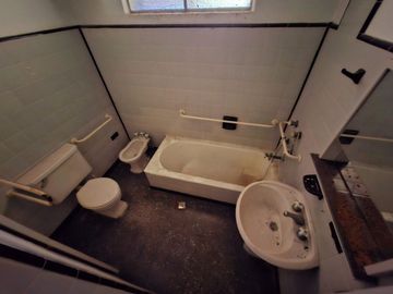 CASA 5 AMBIENTES VENTA LOMAS DE ZAMORA LOTE 17x47