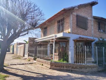 VENTA CASA 3/4 DORMI. 2 BAÑOS PATIO MAIPU