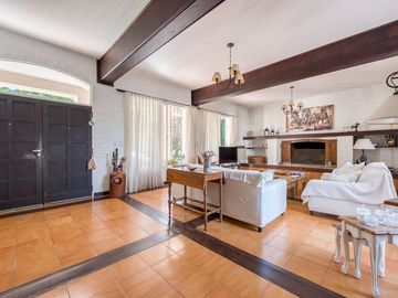 Casa en doble lote Country Club Los Cardales