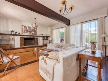 Casa en doble lote Country Club Los Cardales