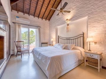 Casa en doble lote Country Club Los Cardales