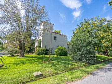 Casa en doble lote Country Club Los Cardales