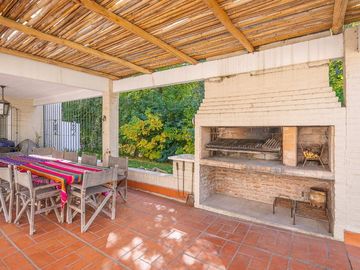 Casa en doble lote Country Club Los Cardales
