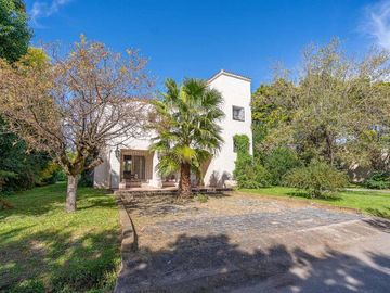 Casa en doble lote Country Club Los Cardales