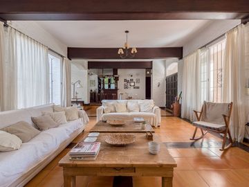 Casa en doble lote Country Club Los Cardales