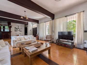 Casa en doble lote Country Club Los Cardales
