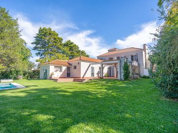 Casa en doble lote Country Club Los Cardales