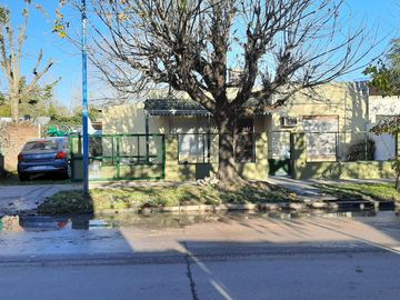 VENTA CASA GARIN 4 AMBIENTES COC-PERMUTA