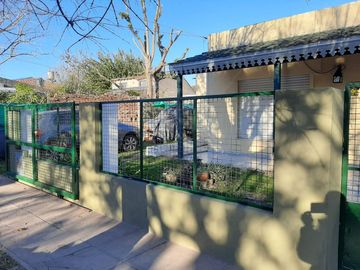VENTA CASA GARIN 4 AMBIENTES COC-PERMUTA
