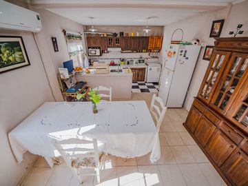 VENTA CASA GARIN 4 AMBIENTES COC-PERMUTA
