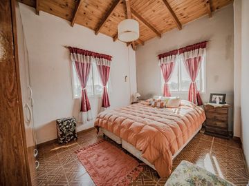 VENTA CASA GARIN 4 AMBIENTES COC-PERMUTA