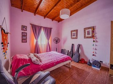 VENTA CASA GARIN 4 AMBIENTES COC-PERMUTA