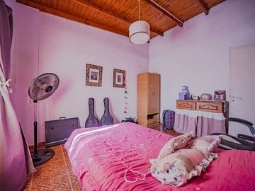 VENTA CASA GARIN 4 AMBIENTES COC-PERMUTA