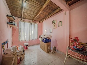 VENTA CASA GARIN 4 AMBIENTES COC-PERMUTA