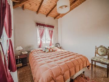 VENTA CASA GARIN 4 AMBIENTES COC-PERMUTA