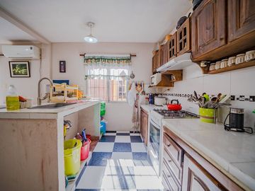 VENTA CASA GARIN 4 AMBIENTES COC-PERMUTA