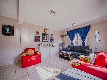 VENTA CASA GARIN 4 AMBIENTES COC-PERMUTA