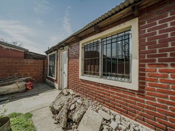 VENTA CASA GARIN 4 AMBIENTES COC-PERMUTA