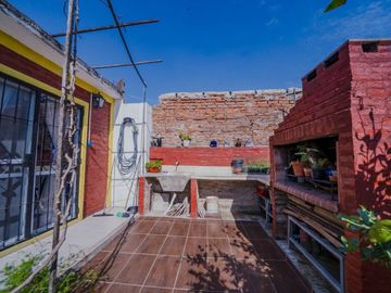 VENTA CASA GARIN 4 AMBIENTES COC-PERMUTA