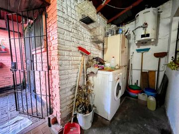 VENTA CASA MULTIFAMILIAR EL TALAR CON PILETA