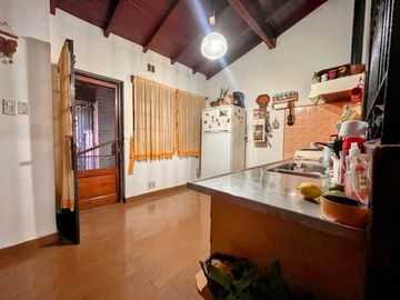 VENTA CASA MULTIFAMILIAR EL TALAR CON PILETA