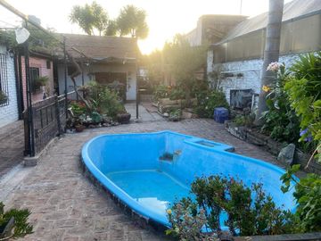 VENTA CASA MULTIFAMILIAR EL TALAR CON PILETA
