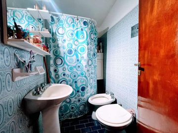 VENTA CASA MULTIFAMILIAR EL TALAR CON PILETA