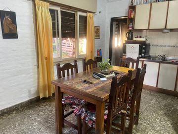 VENTA CASA MULTIFAMILIAR EL TALAR CON PILETA