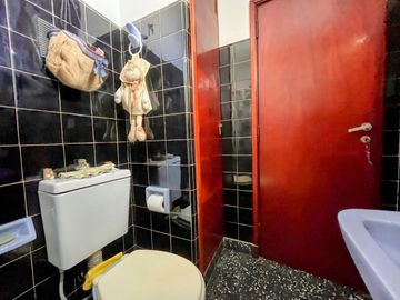 VENTA CASA MULTIFAMILIAR EL TALAR CON PILETA