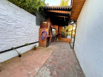 VENTA CASA MULTIFAMILIAR EL TALAR CON PILETA