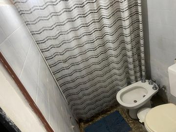 VENTA CASA MULTIFAMILIAR EL TALAR CON PILETA