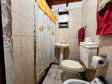 VENTA CASA MULTIFAMILIAR EL TALAR CON PILETA