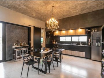 CASA EN VENTA PILAR ACEPTA PROP. EN PAGO