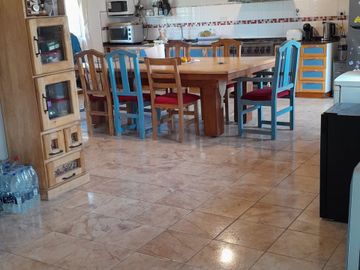 CASA 5 AMBIENTES EN VENTA LONGCHAMPS CON PISCINA