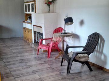 CASA 5 AMBIENTES EN VENTA LONGCHAMPS CON PISCINA