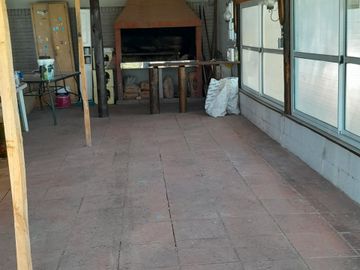 CASA 5 AMBIENTES EN VENTA LONGCHAMPS CON PISCINA