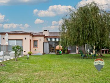 CASA 4 AMBIENTES VENTA BARRIO SANTA INÉS CANNING